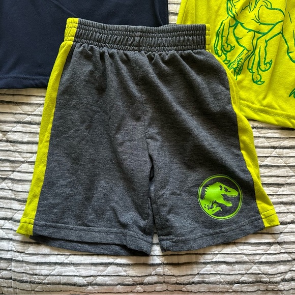 Toddler Jurassic Outfit 4T - Picture 3 of 4